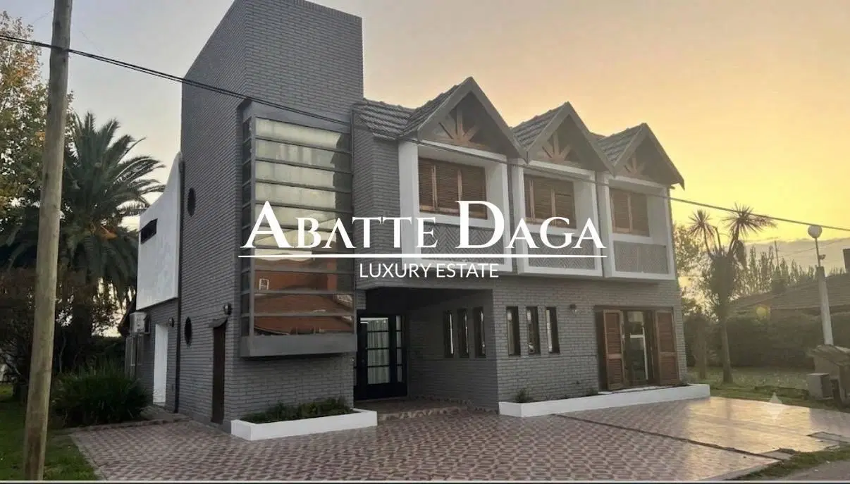 Canning- Amplio Chalet De 5 Ambientes En Venado 1 2
