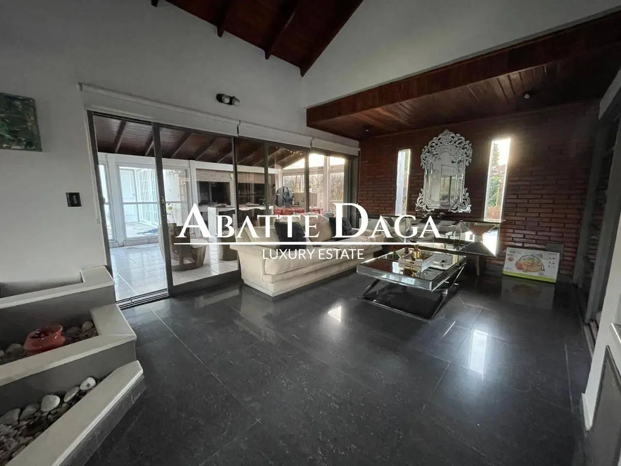 Canning- Amplio Chalet De 5 Ambientes En Venado 1 4