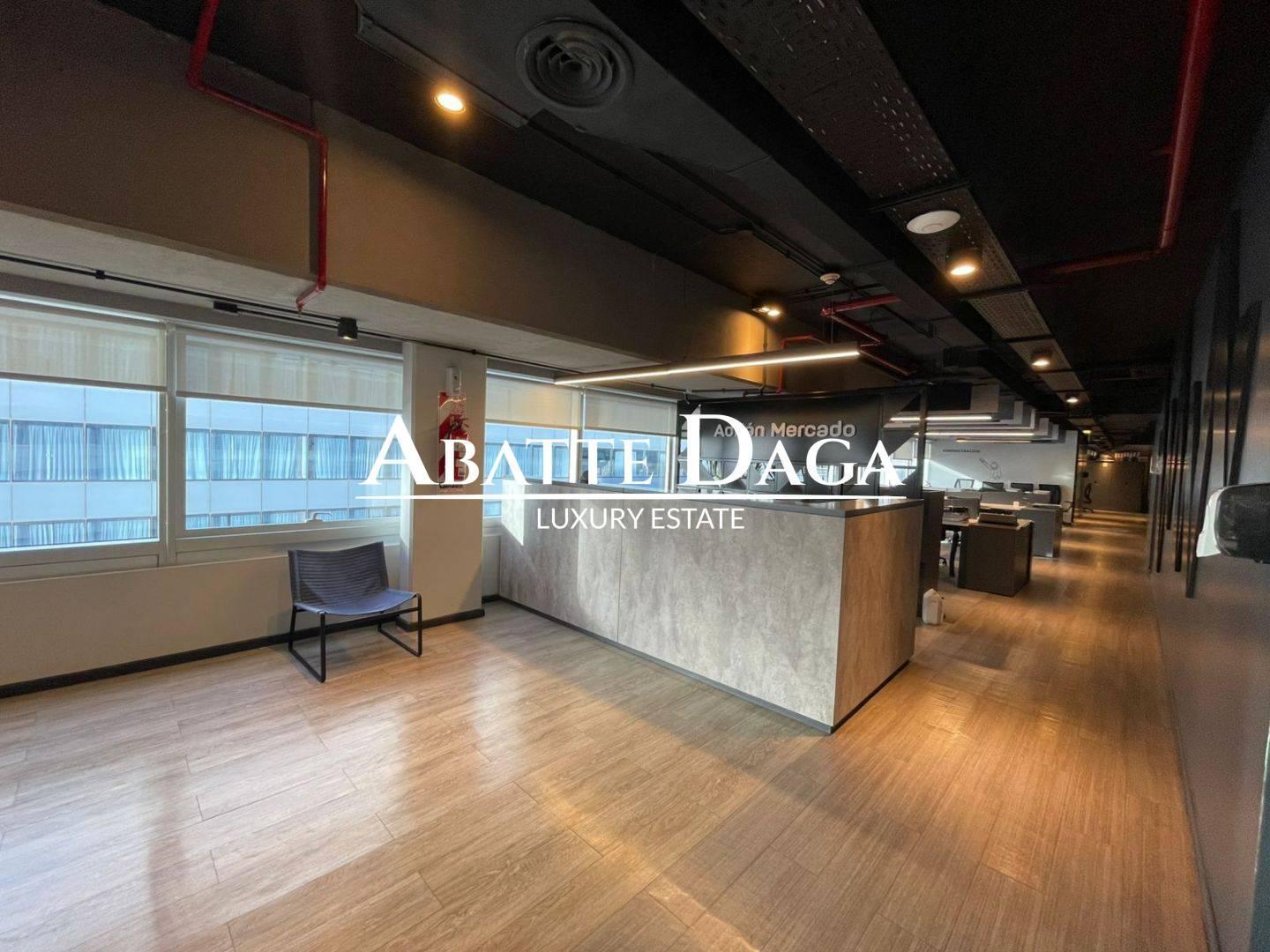 Foto de Alquiler · Oficina de 333 m² equipada con vista al dique · Puerto Madero, imagen 1