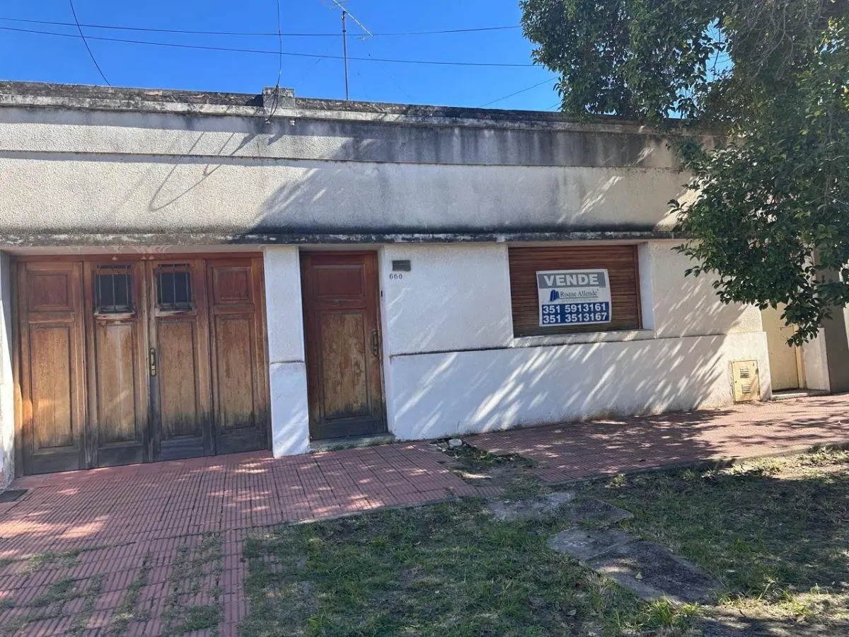 VENTA Casa a Reciclar con Gran Terreno – Alto Potencial de Desarrollo Barrio Juniors 4