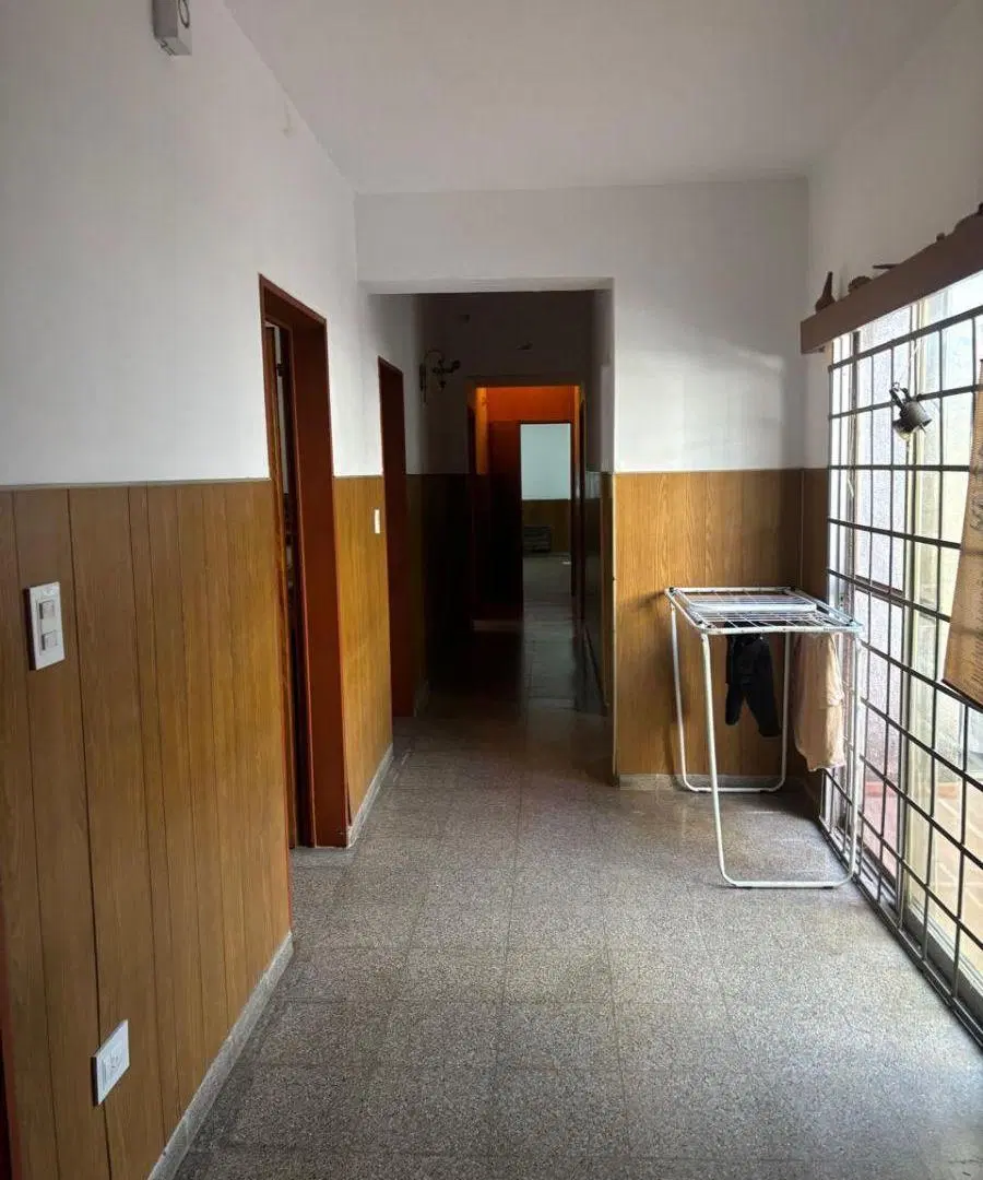 VENTA Casa a Reciclar con Gran Terreno – Alto Potencial de Desarrollo Barrio Juniors 5