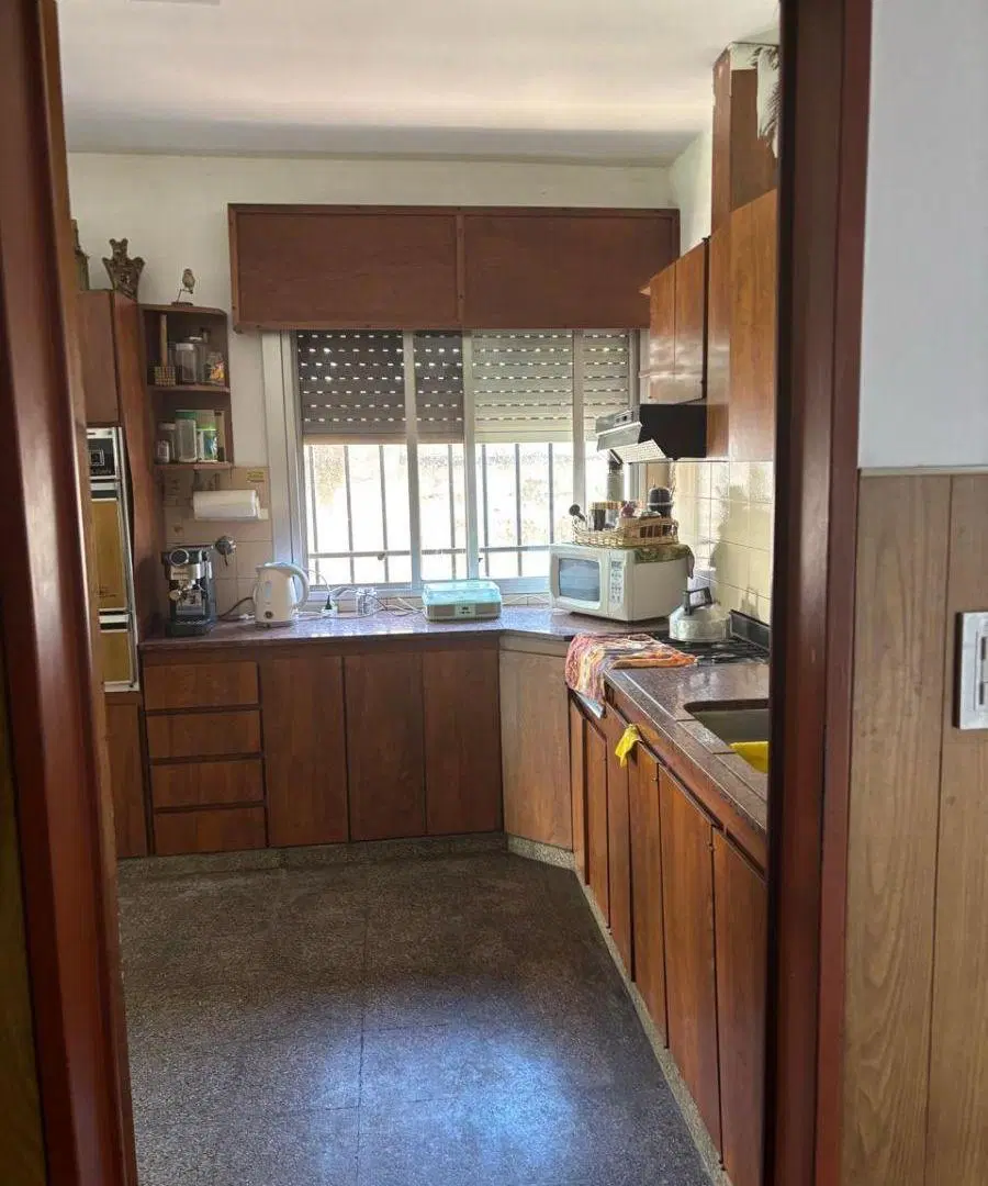 VENTA Casa a Reciclar con Gran Terreno – Alto Potencial de Desarrollo Barrio Juniors 3