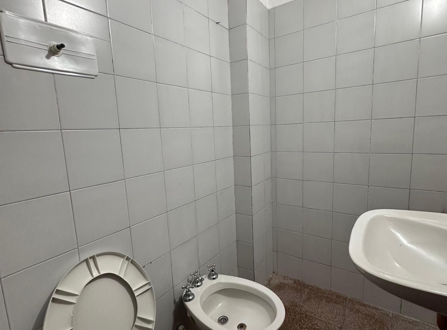 Foto de DEPARTAMENTO EN ALQUILER 1 Dormitorio ALBERDI Sobre Paseo La Reforma, imagen 5