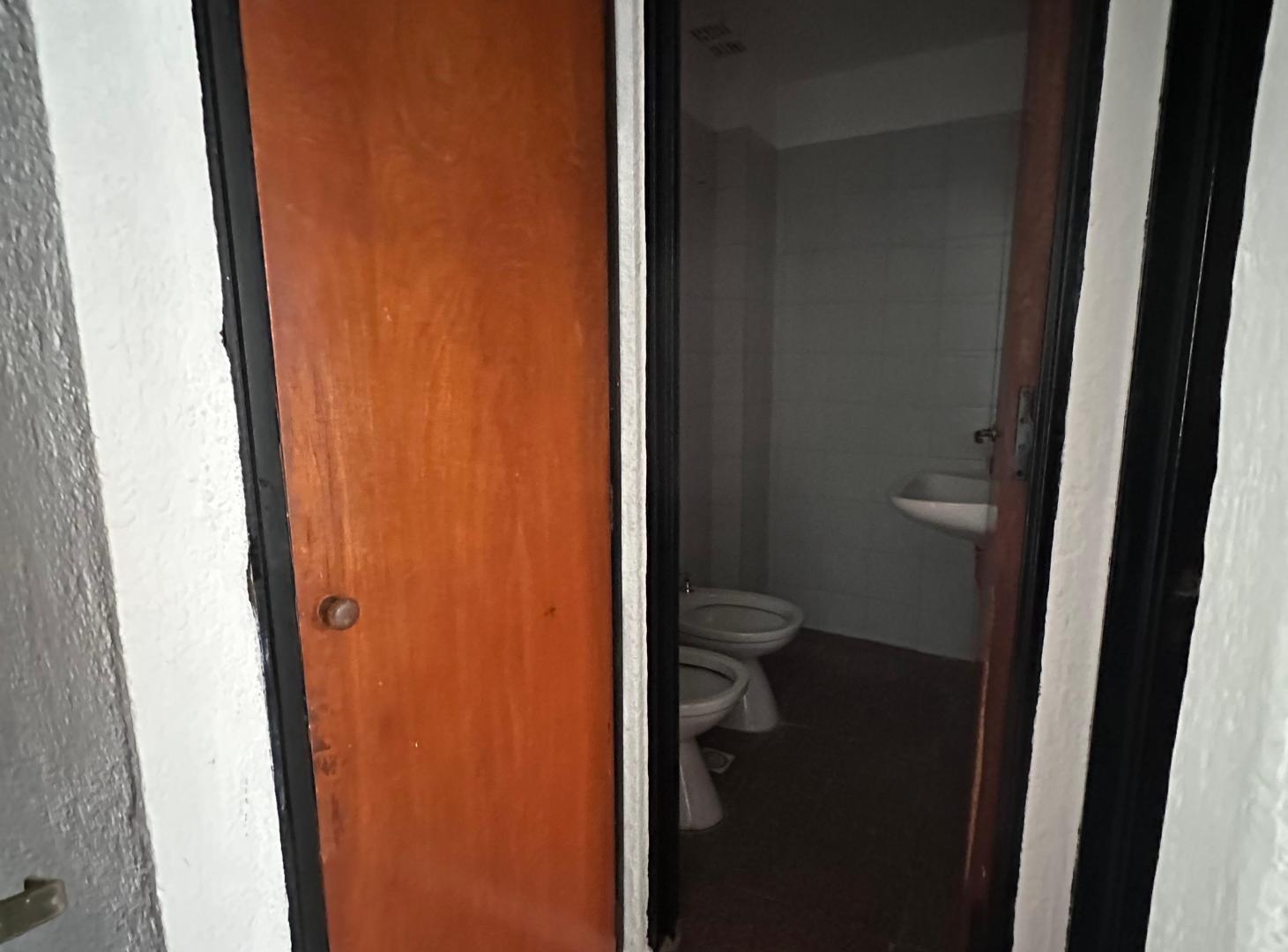 Foto de DEPARTAMENTO EN ALQUILER 1 Dormitorio ALBERDI Sobre Paseo La Reforma, imagen 1