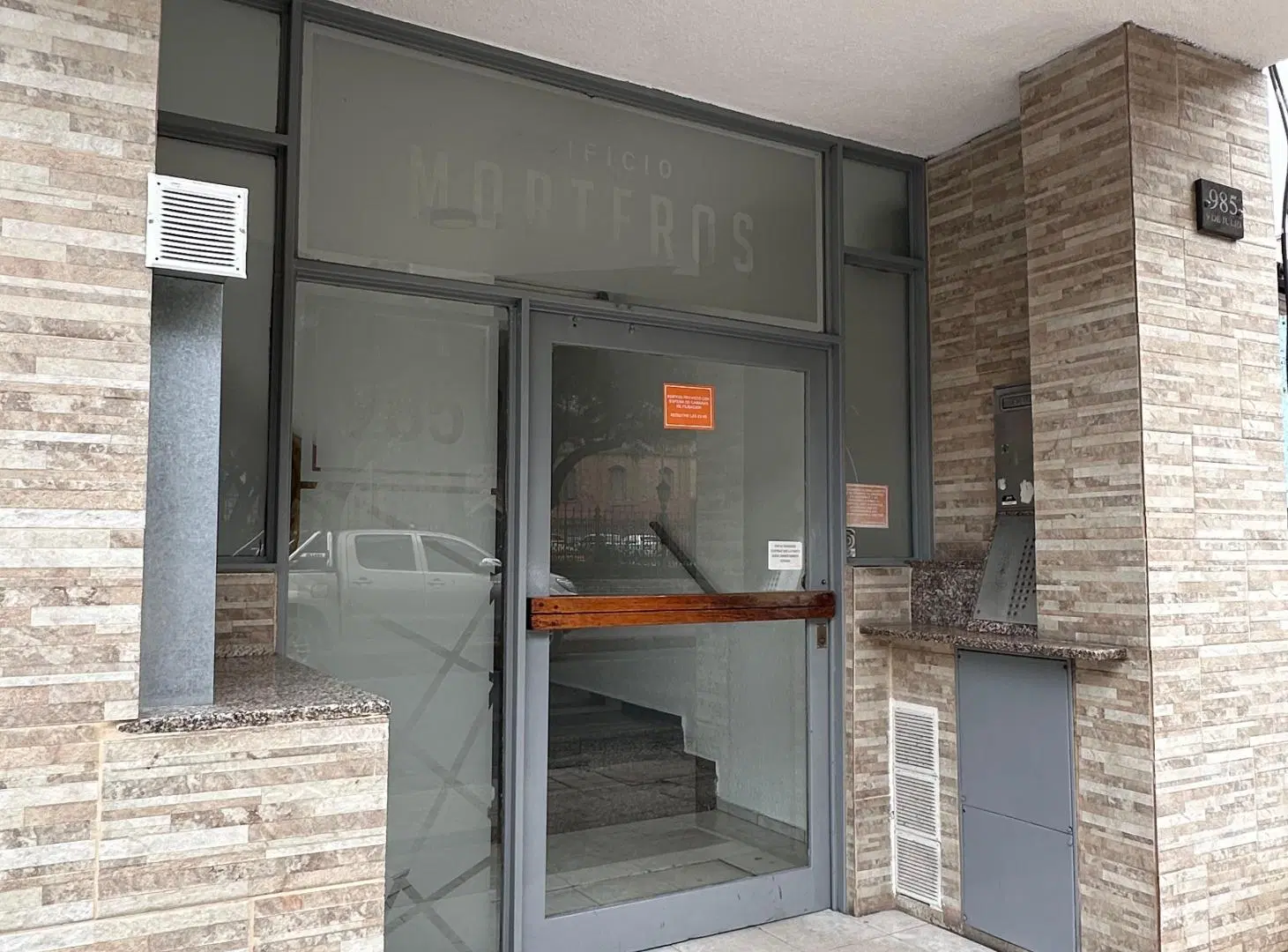 VENTA Departamento de 1 Dormitorio con Patio Barrio Alberdi 2