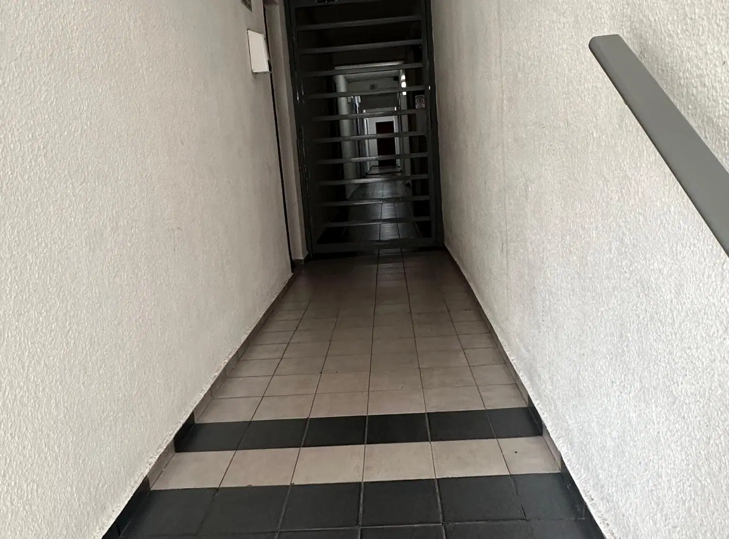 VENTA Departamento de 1 Dormitorio con Patio Barrio Alberdi 4
