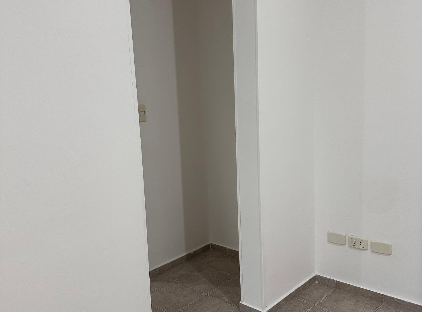Foto de DEPARTAMENTO EN ALQUILER DEAN FUNES AL 1900 ALBERDI BALCON, imagen 4