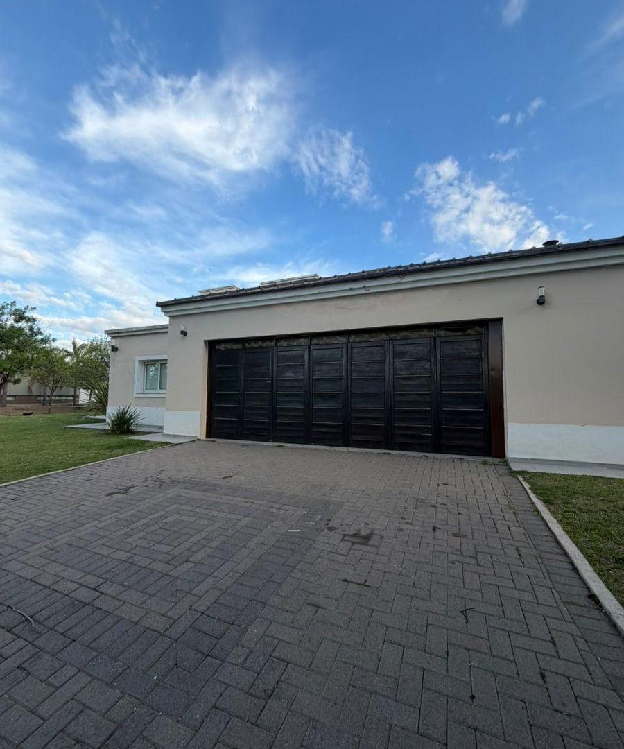 Foto de ALQUILER CASA EN BARRIO SAN ISIDRO, imagen 3