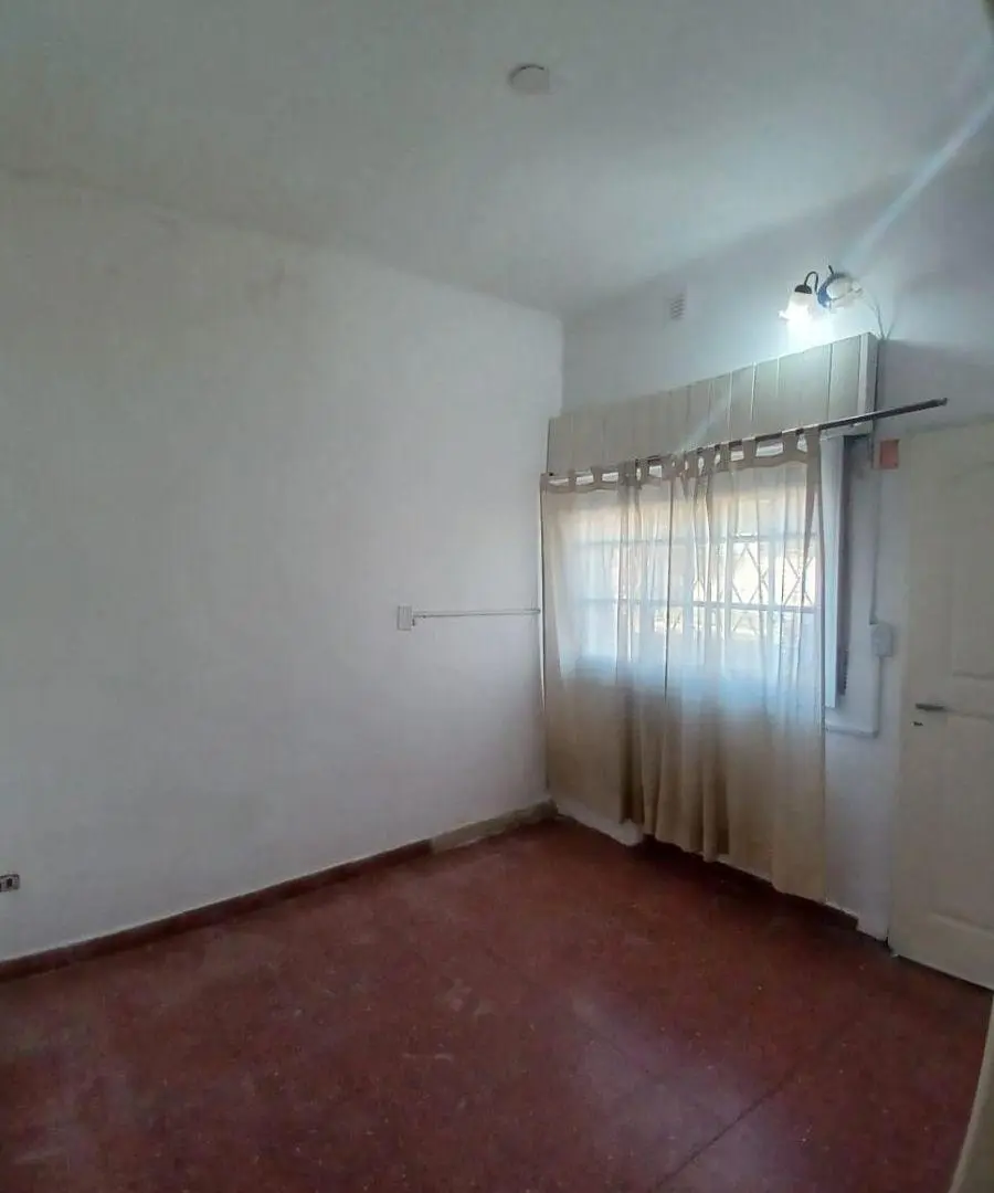 SAN JUSTO - CASA 3 AMBIENTES AL FRENTE 3