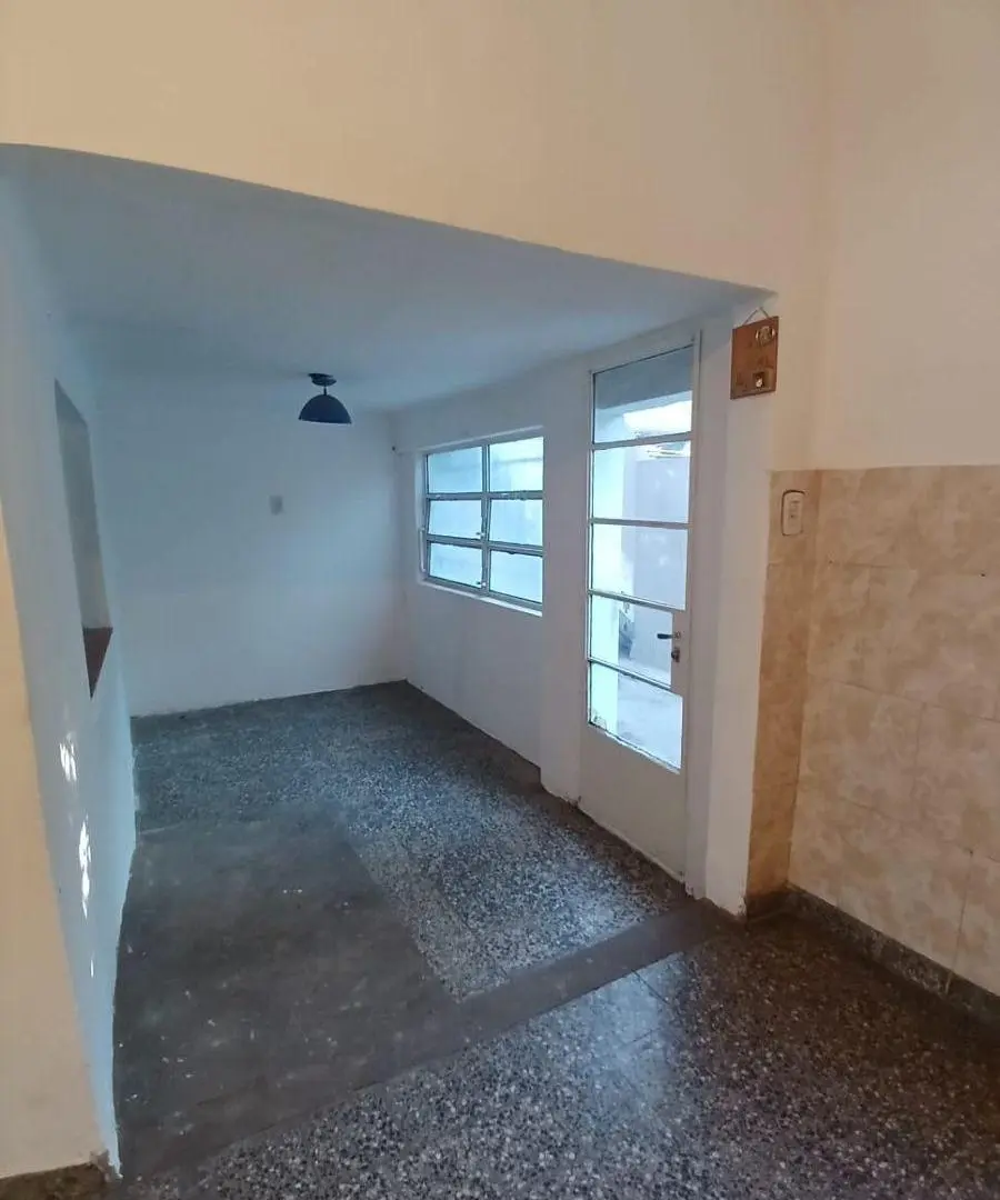 SAN JUSTO - CASA 3 AMBIENTES AL FRENTE 1
