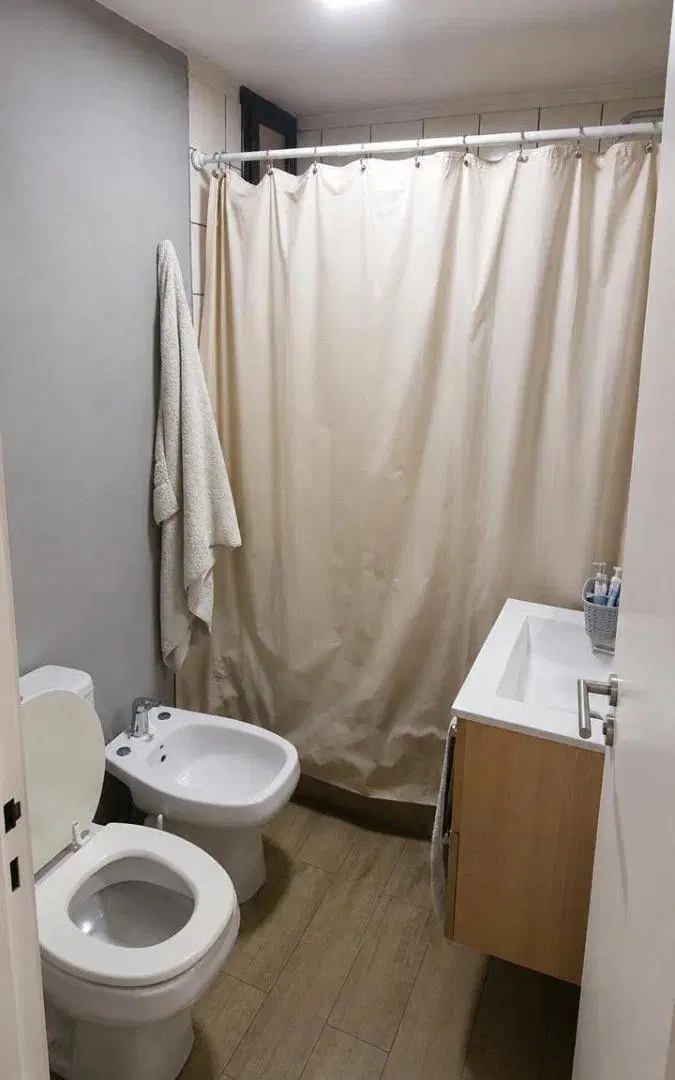 DEPARTAMENTO AL FRENTE CON COCHERA EN CASTELAR - EXCELENTE UBICACIÓN 1