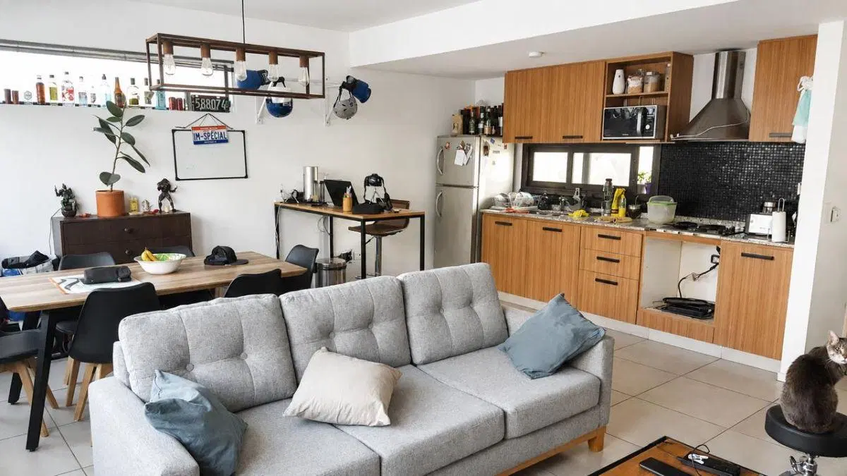 DEPARTAMENTO AL FRENTE CON COCHERA EN CASTELAR - EXCELENTE UBICACIÓN 4