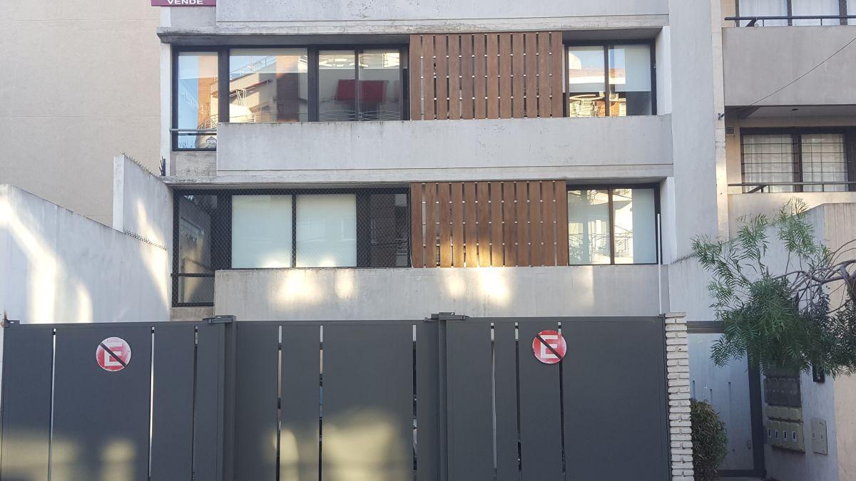 DEPARTAMENTO AL FRENTE CON COCHERA EN CASTELAR - EXCELENTE UBICACIÓN
