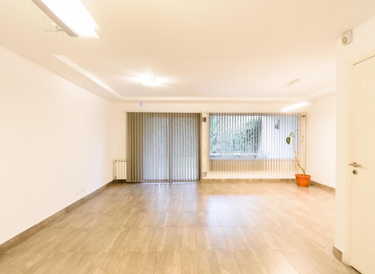 Foto de Amplio Dúplex de Categoría a la venta, imagen 1