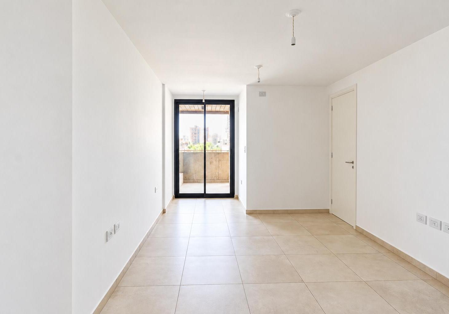 Foto de Departamento moderno con balcón y escritura., imagen 1