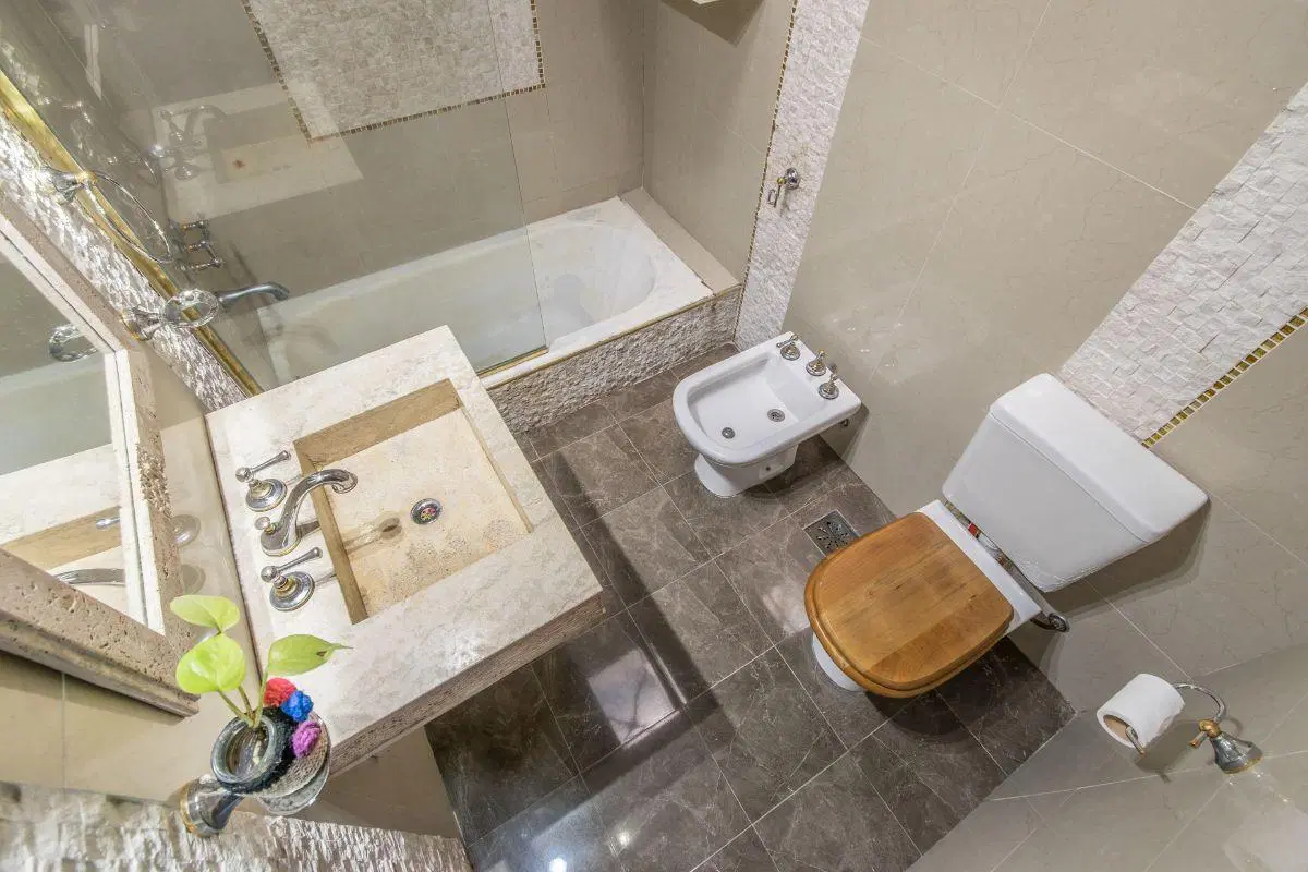 CASA EN VENTA EN WILDE 5 AMBIENTES HABITACIONES EN SUITE 2