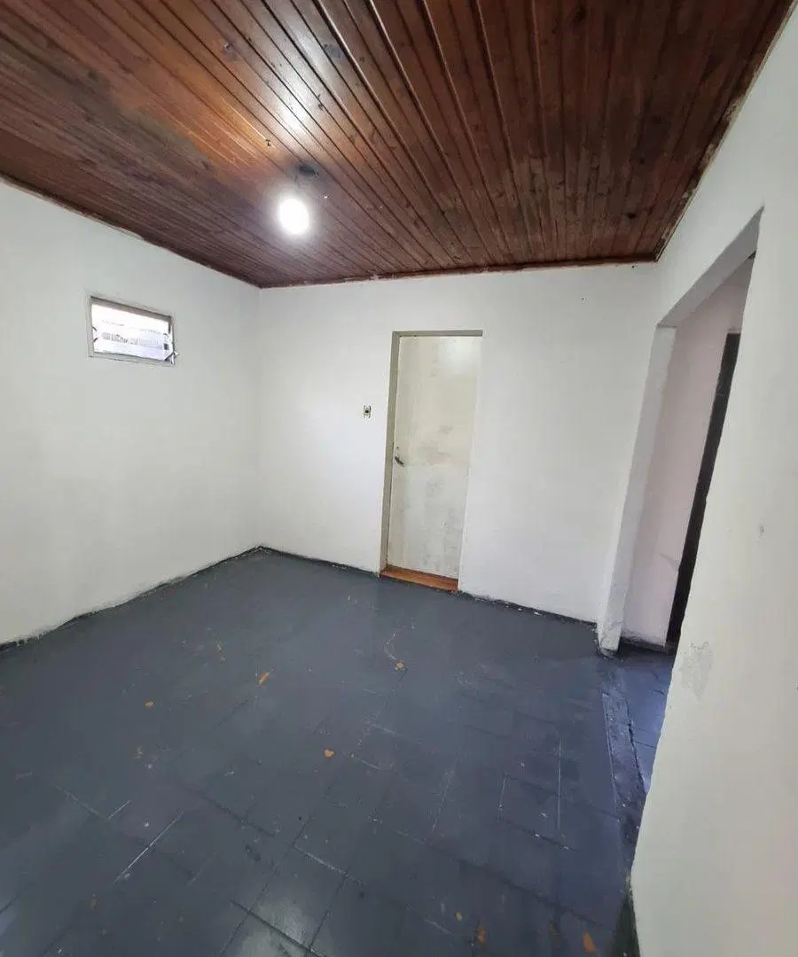 VENTA CASA 4 AMB -PATIO-JARDIN-GARAGE-MALVINAS ARG 4