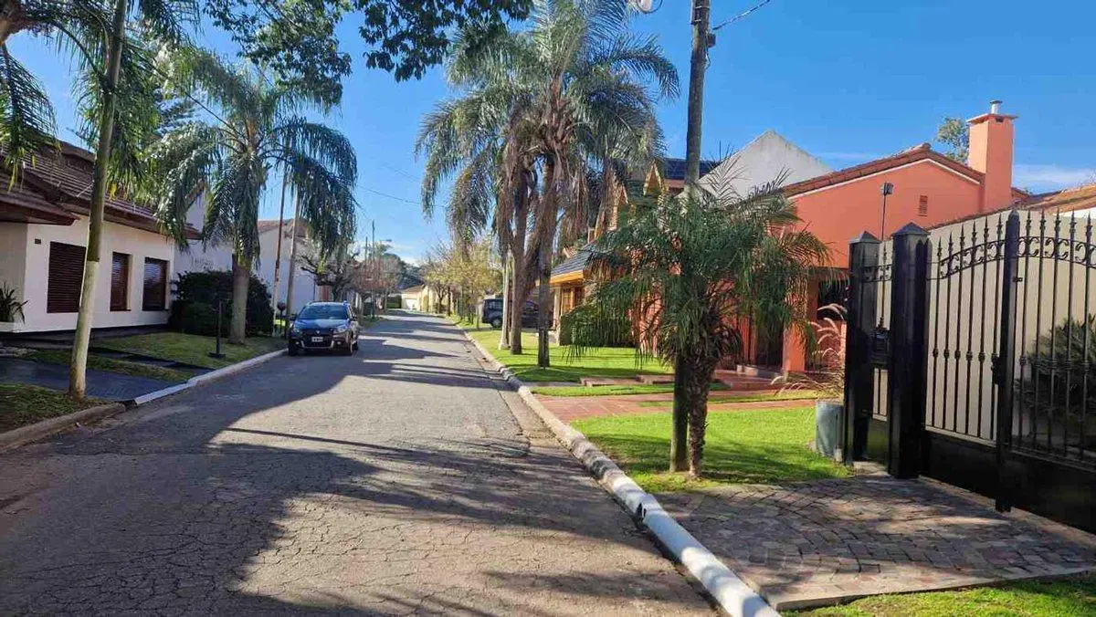 Venta Casa 6 Ambientes Cochera Pileta Ciudad Evita 5