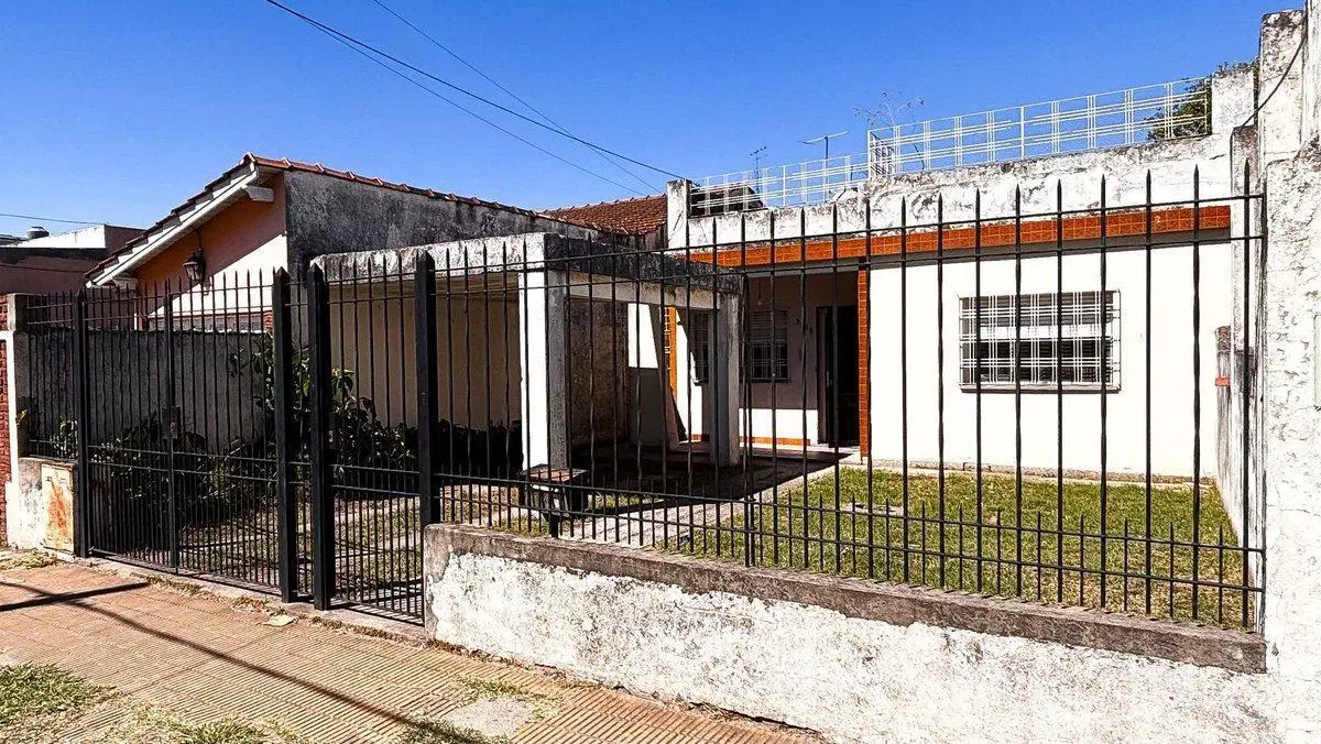 VENTA-CASA 3 AMB CON COCHERA Y PILETA-SAN JUSTO 3