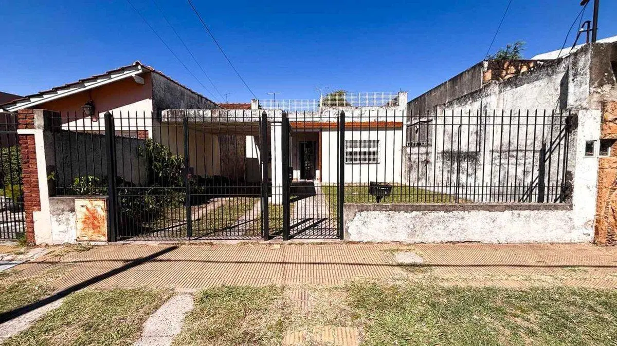 VENTA-CASA 3 AMB CON COCHERA Y PILETA-SAN JUSTO 3