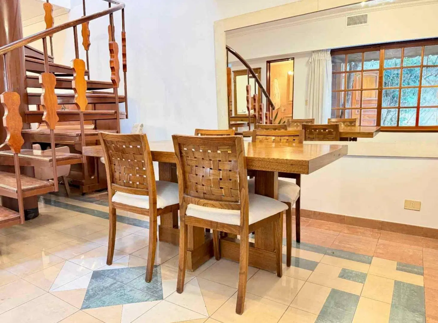 VENTA CASA 4 AMBIENTES, COCHERA 2 AUTOS MATADEROS 3