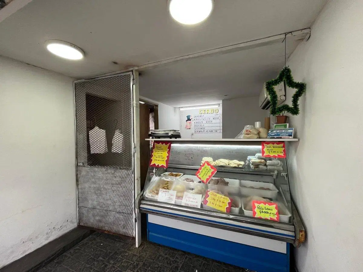 VENTA- CASA EN BLOCK CON LOCALES- CIUDADELA 5