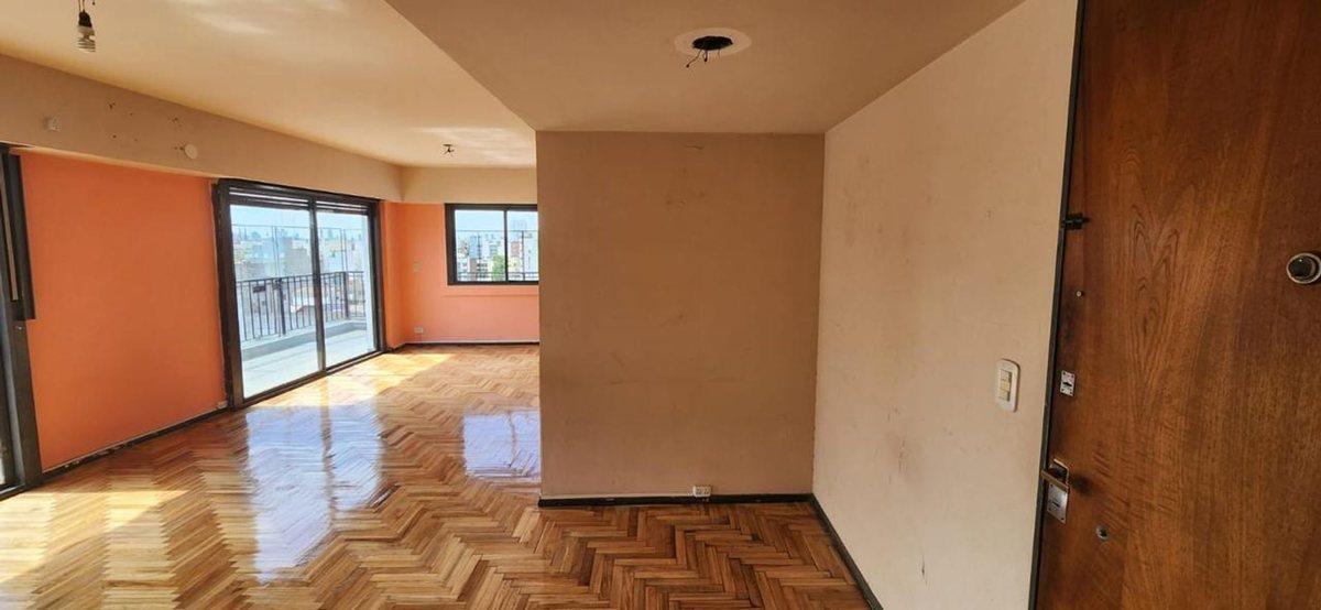 VENTA DEPARTAMENTO 4 AMBIENTES FLORES
