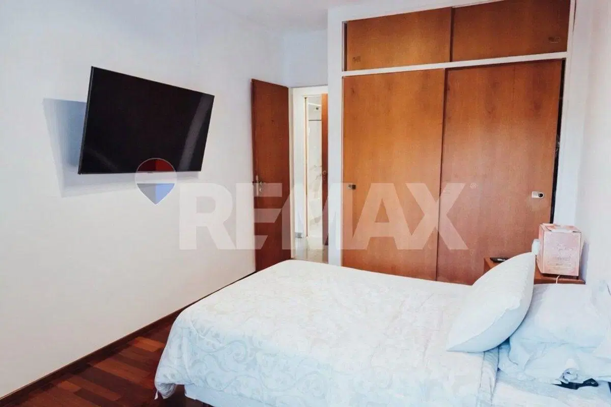 VENTA TRIPLEX CABALLITO 6 AMB 5 BAÑOS 3 COCHERAS 5