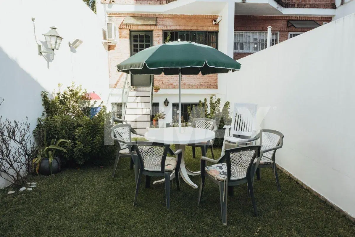 VENTA TRIPLEX CABALLITO 6 AMB 5 BAÑOS 3 COCHERAS 3
