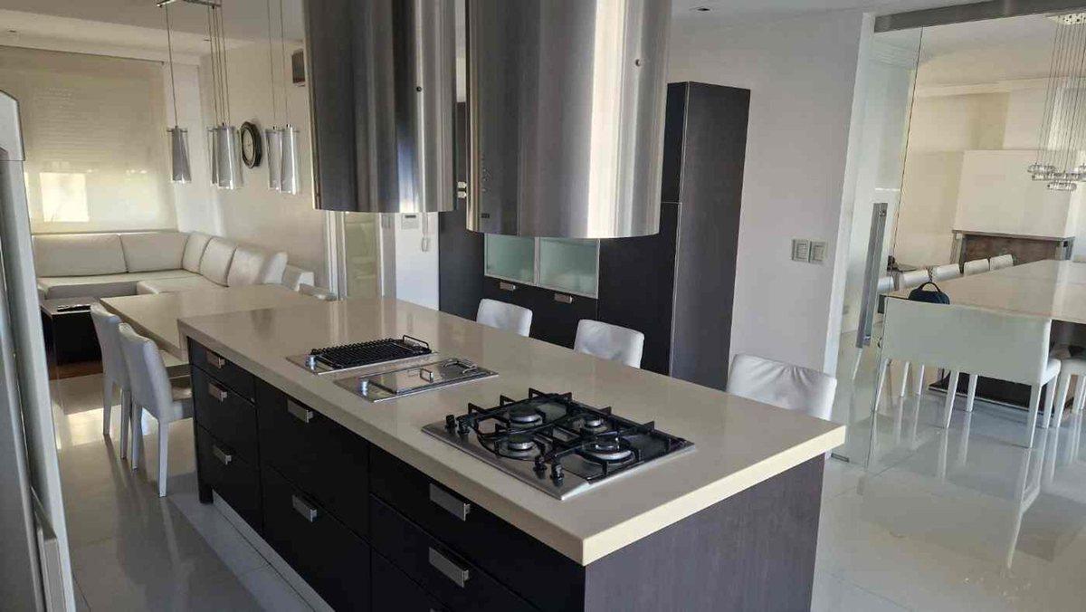 Foto de Venta Casa 6 Ambientes Cochera Pileta Ciudad Evita, imagen 1