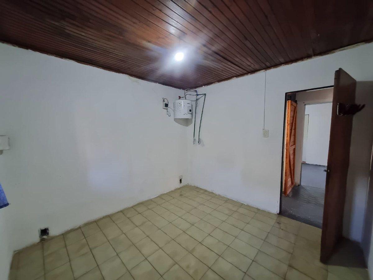 Foto de VENTA CASA 5 AMB -PATIO-JARDIN-GARAGE-MALVINAS ARG, imagen 2