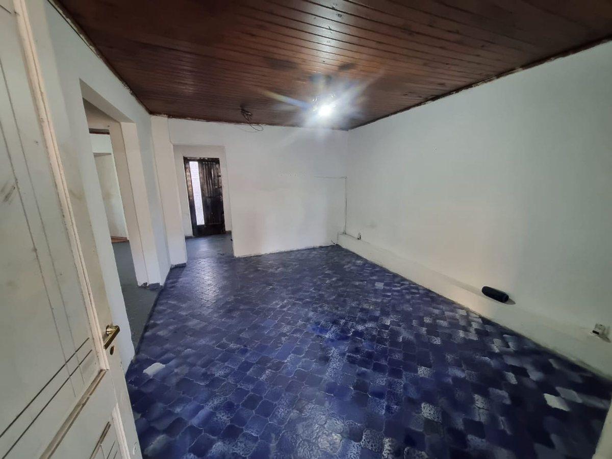 Foto de VENTA CASA 5 AMB -PATIO-JARDIN-GARAGE-MALVINAS ARG, imagen 1