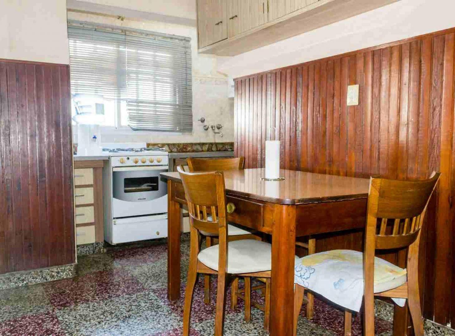 Foto de VENTA DE CASA DE 5 AMB CON COCHERA JARDIN Y PILETA, imagen 4