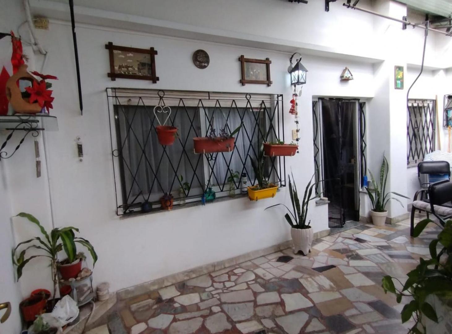 Foto de VENTA PH 3 AMB CON GALPON O COCHERA, LOM. DEL MIR., imagen 2