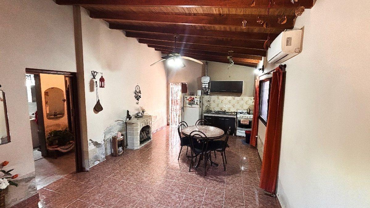 Foto de VENTA-CASA 4 AMB- ALDO BONZI, imagen 1