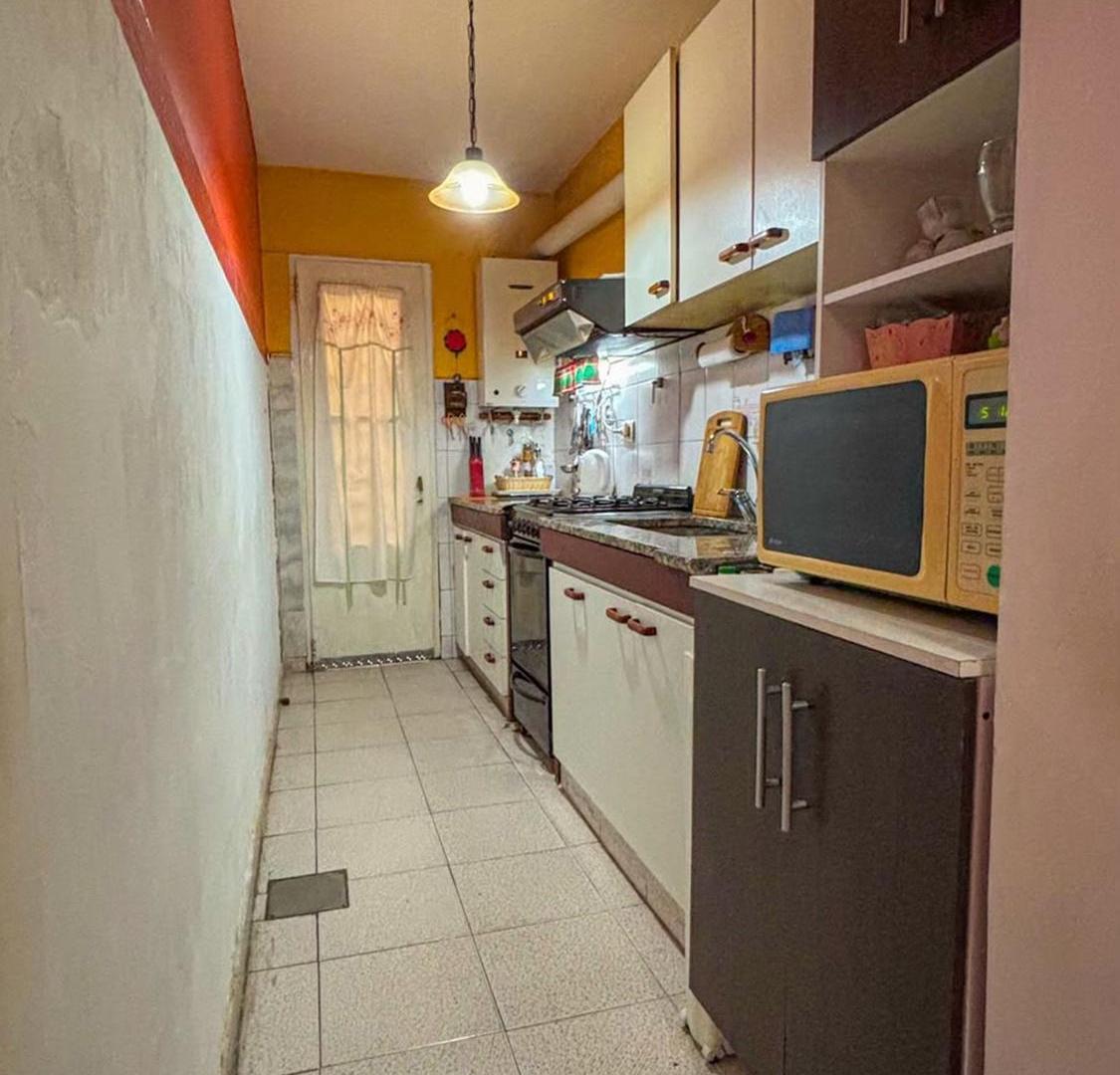 Foto de VENTA-PH 2 AMBIENTES-SAN CRISTOBAL-MUY BUENO!!!, imagen 1