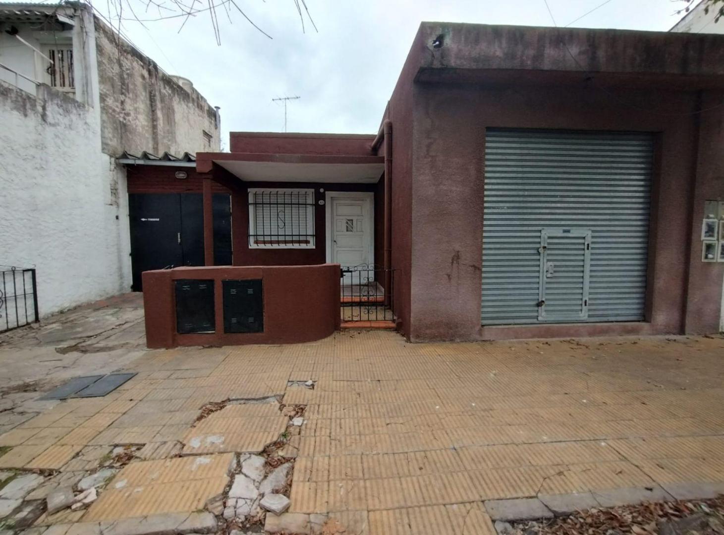 Foto de Venta Moron Propiedad lista para vivir mas Local, imagen 1