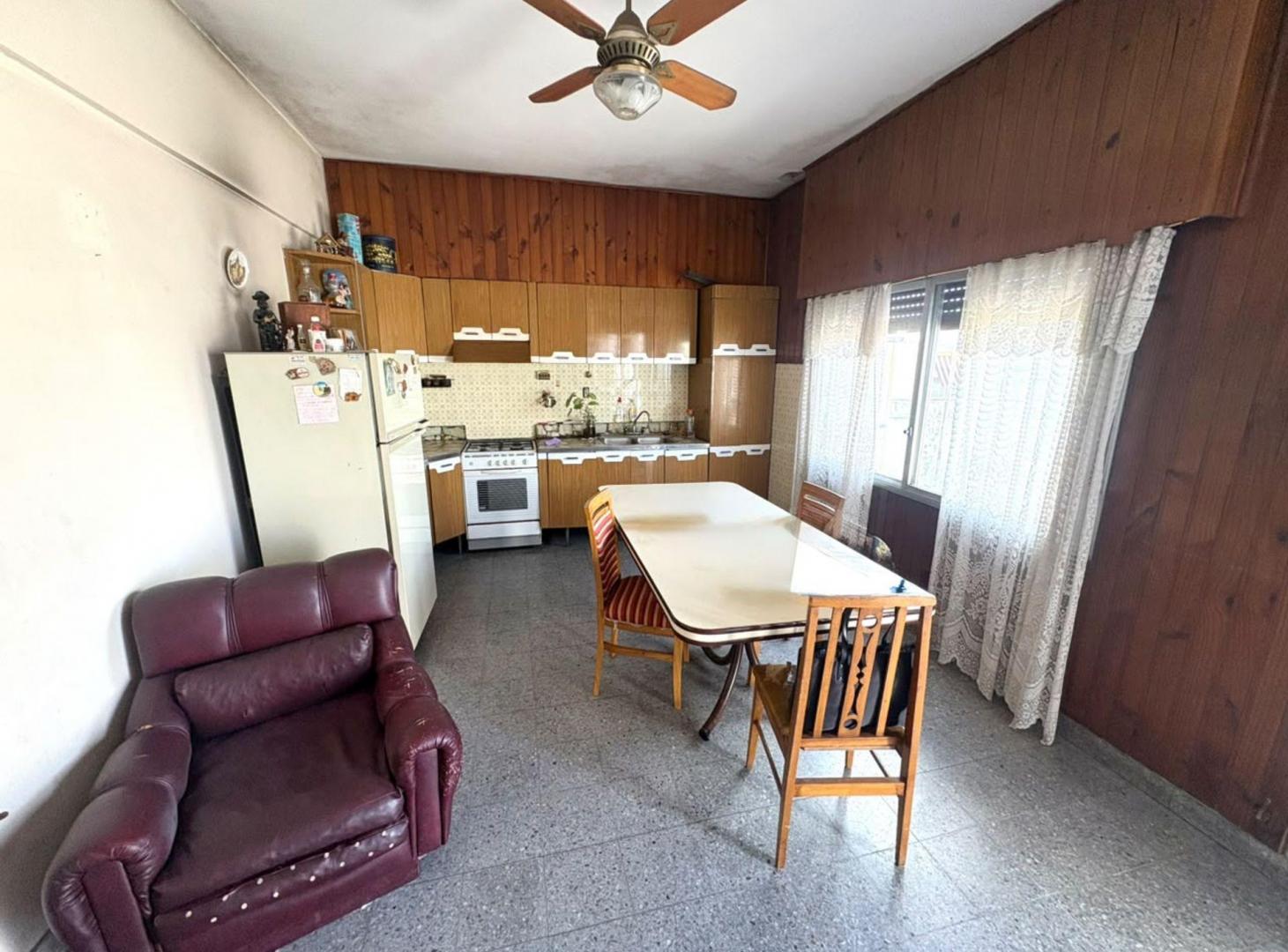 Foto de VENTA-CASA-4 AMB CON GALPON- EL PALOMAR, imagen 2