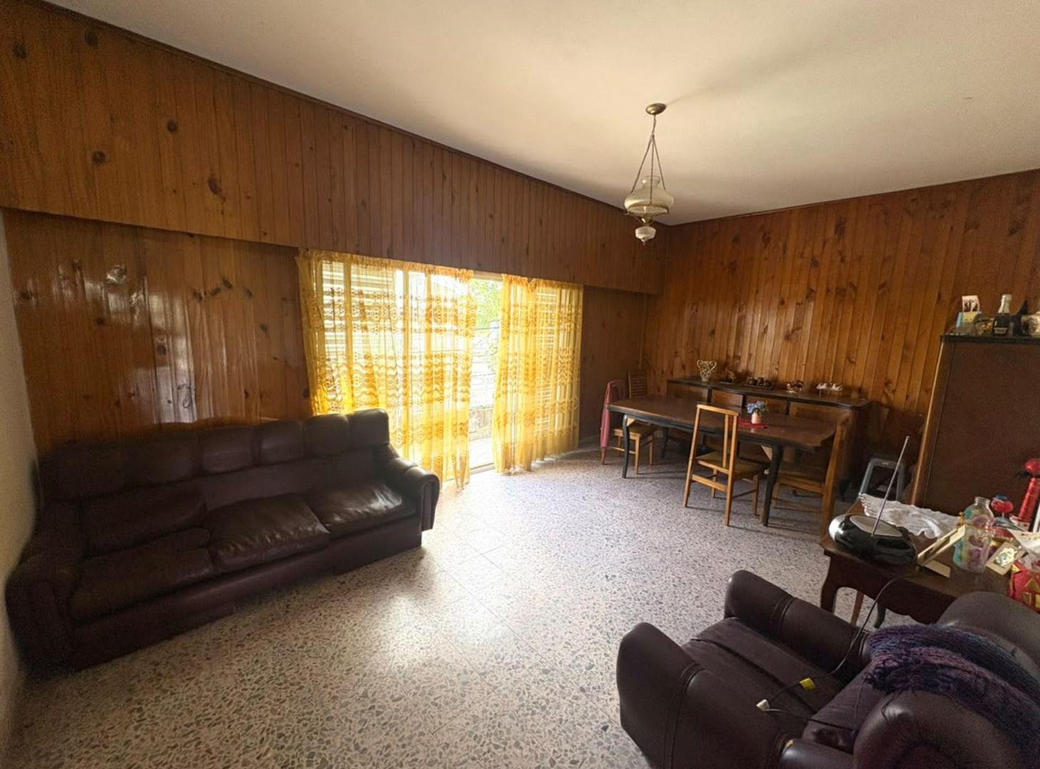 Foto de VENTA-CASA-4 AMB CON GALPON- EL PALOMAR, imagen 1