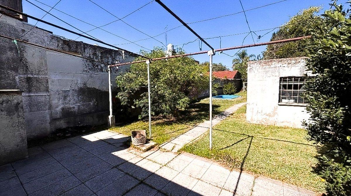 Foto de VENTA-CASA 3 AMB CON COCHERA Y PILETA-SAN JUSTO, imagen 4