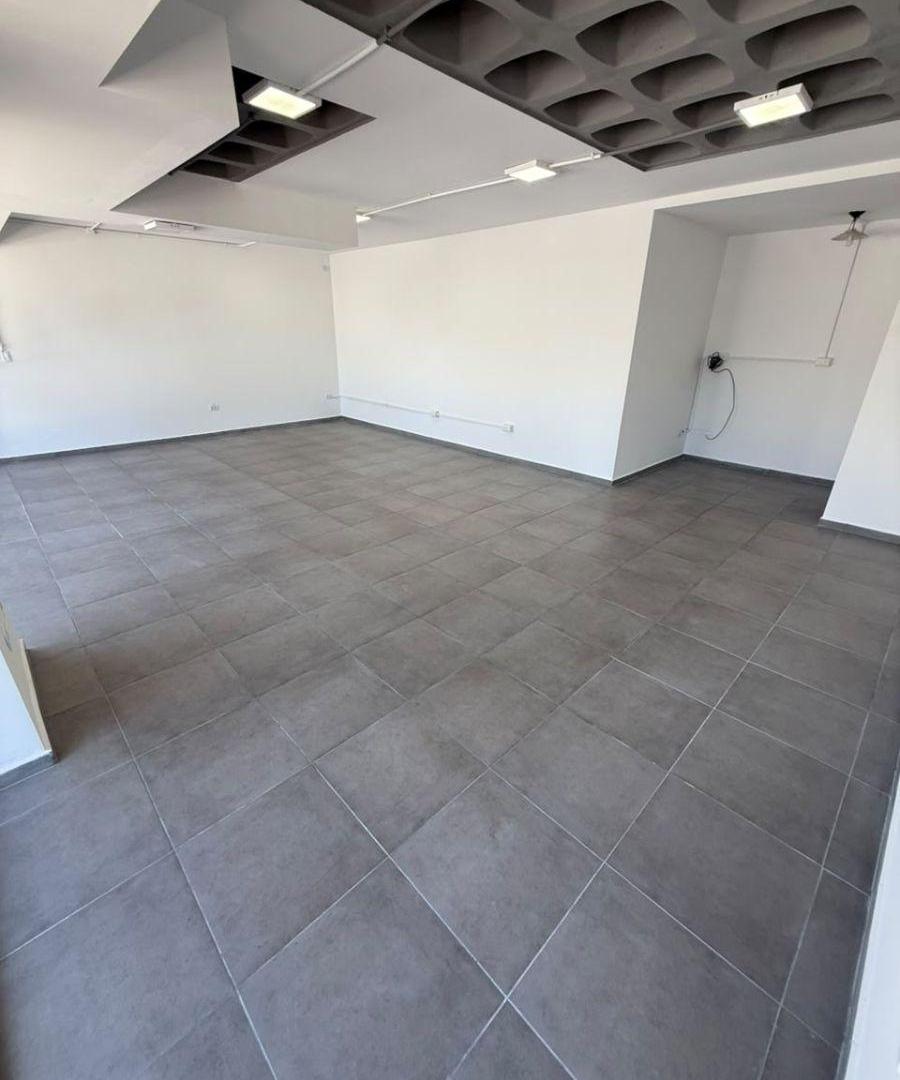 Foto de Alquiler Local Comercial C/ Baño - 50 mts - B° Güemes, imagen 2
