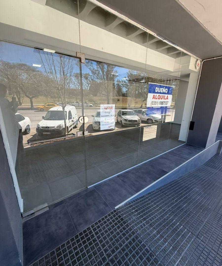Foto de Alquiler Local Comercial C/ Baño - 50 mts - B° Güemes, imagen 5
