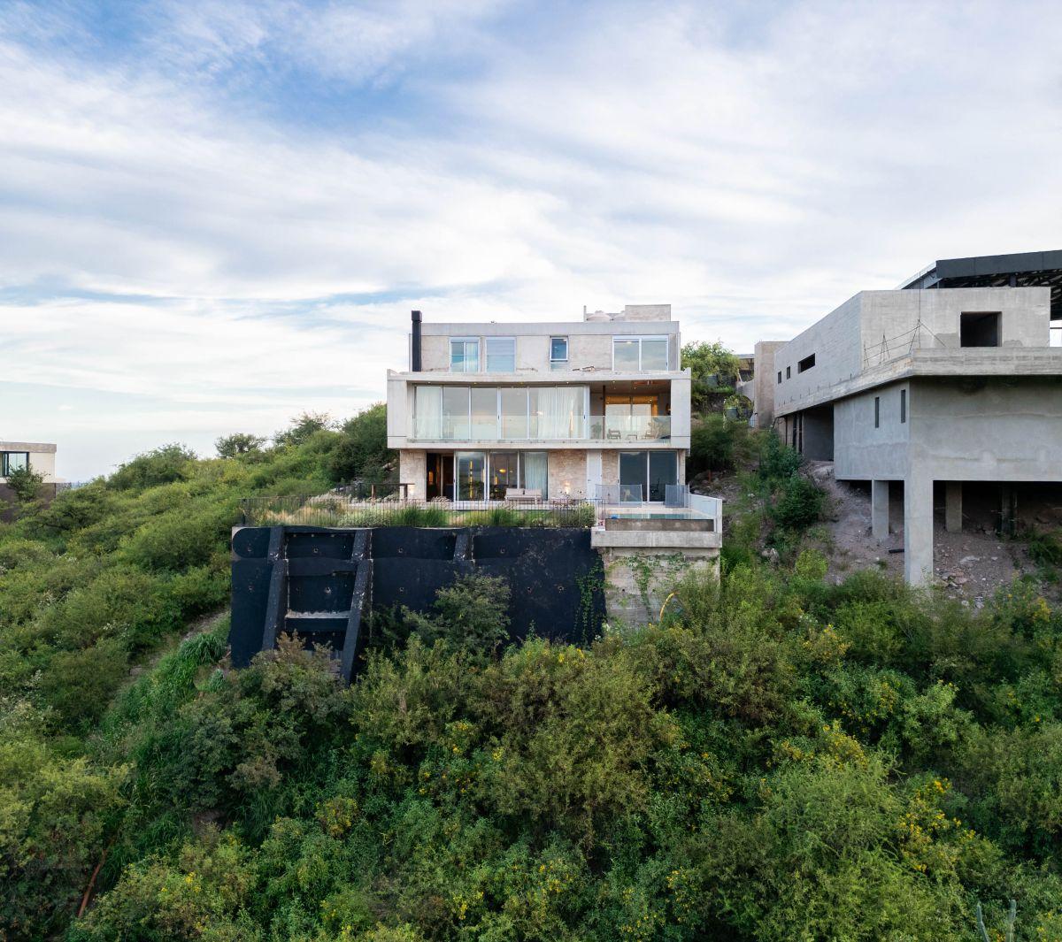 Increible casa de diseño - Vista a las sierras - Jardín plano