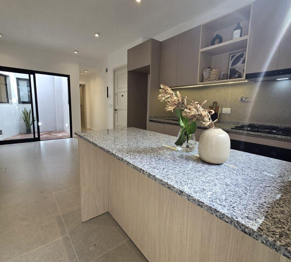 APTO CREDITO. PH 3 amb remodelado. 142 m2 totales