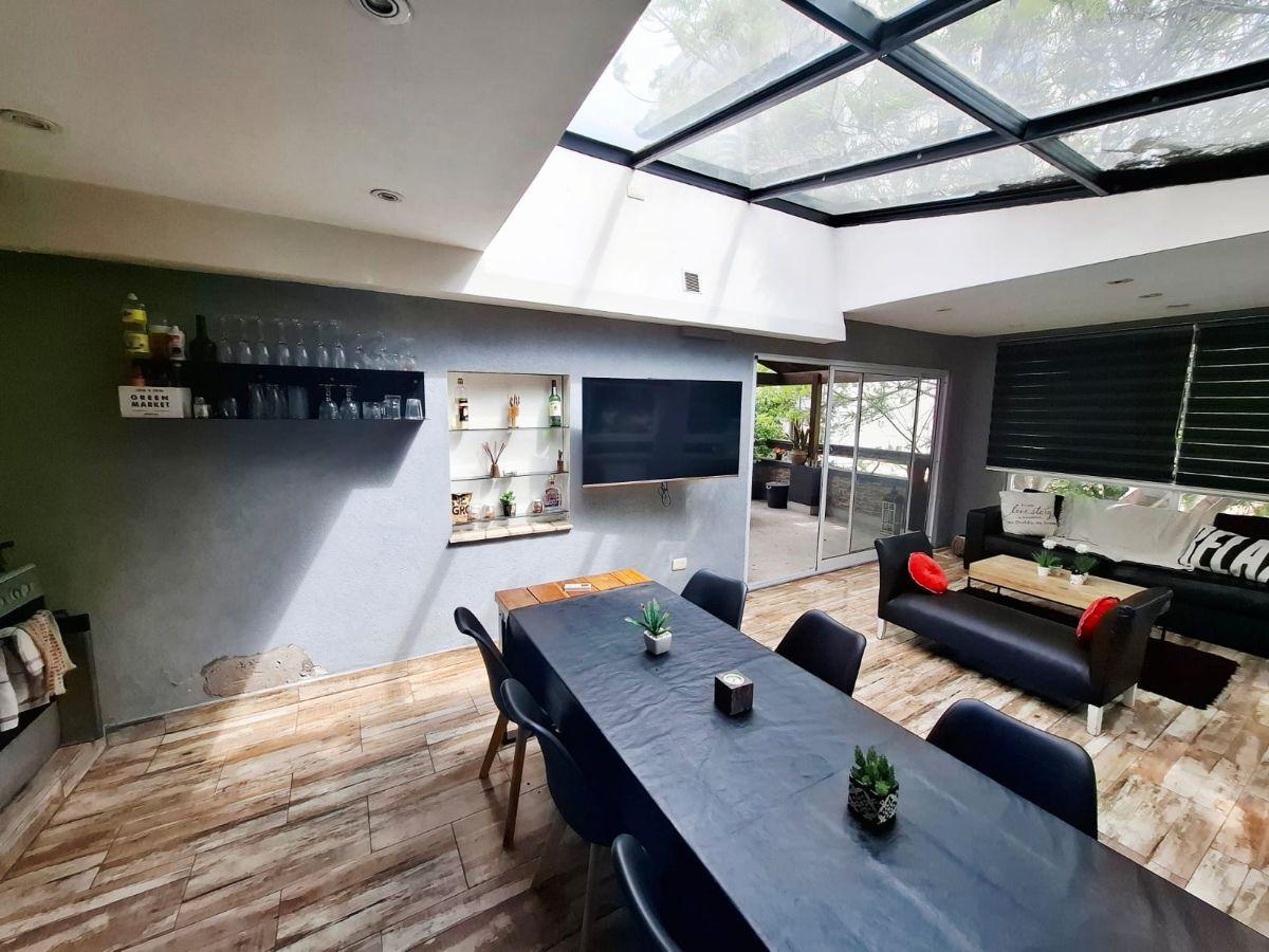 Foto de Venta de Casa Lote Prop. Terraza Quincho Parrilla - Caballito!, imagen 2