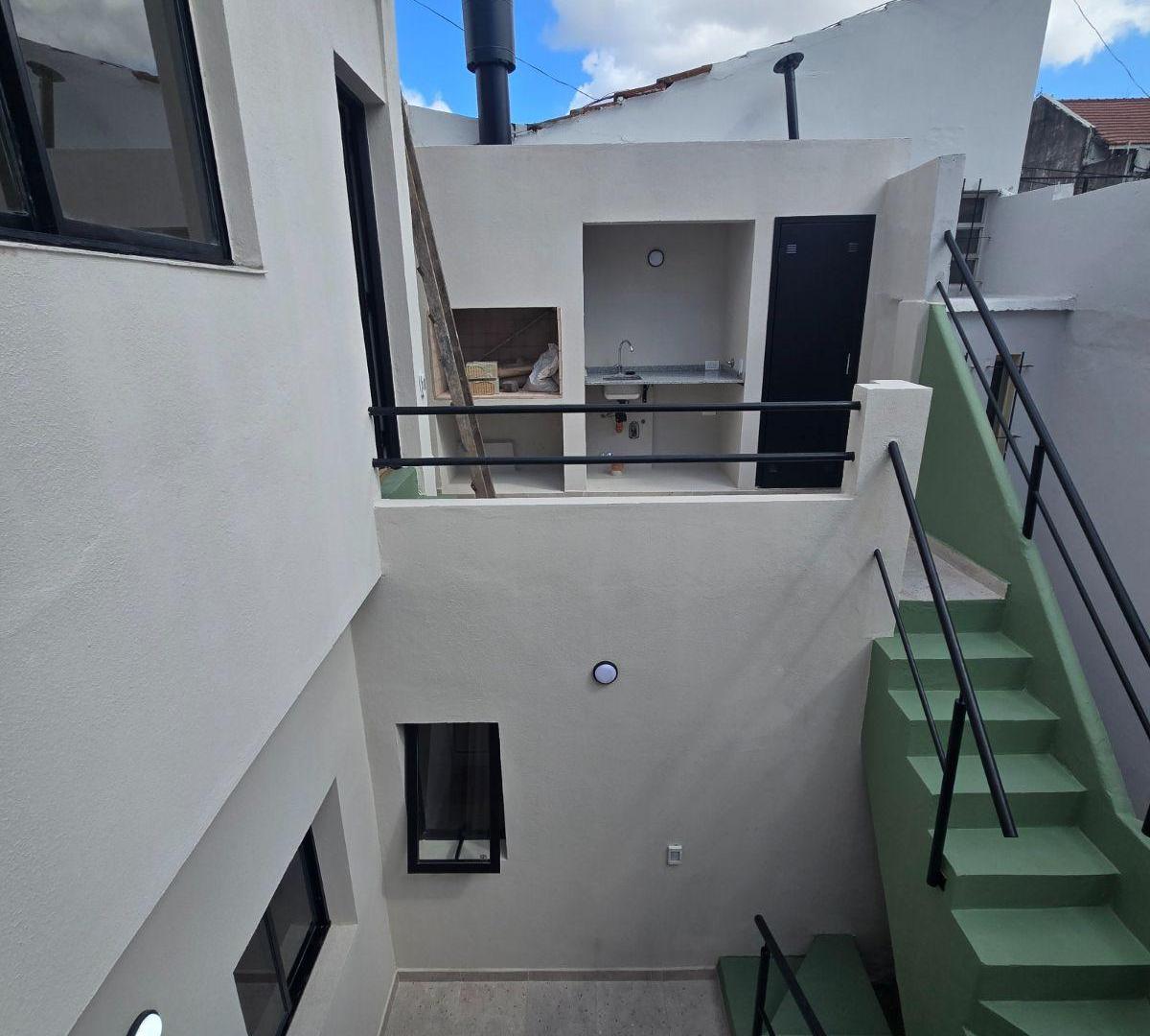 Foto de VENDE EXCLUSIVO PH 3 AMBIENTES AL FRENTE, PATIO, TERRAZA, QUINCHO, imagen 3