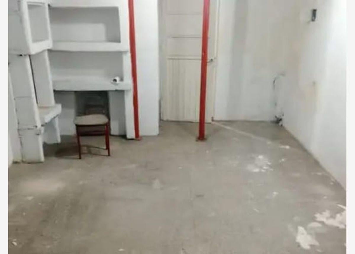 Foto de OPORTUNIDAD LOCAL EN VENTA UBICADO EN FLORES A REFACCIONAR DONATO, imagen 1