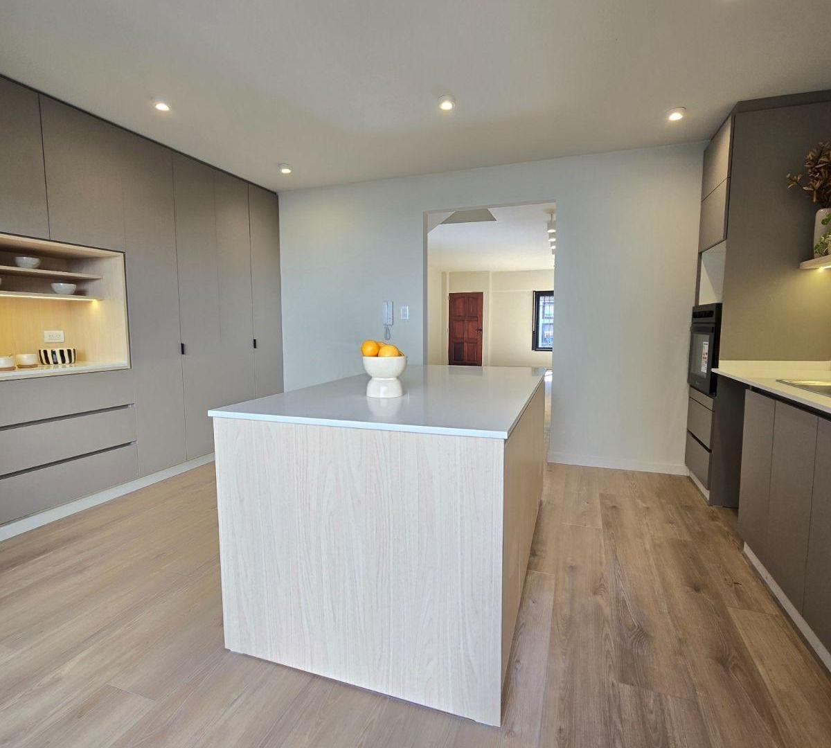 Foto de EXCELENTE PH DÚPLEX DE 4 AMBIENTES CON 2 COCHERAS, JARDÍN Y PARRILLA EN, imagen 3