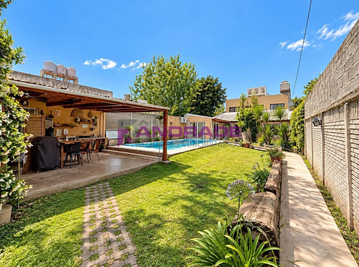 Foto de EXCELENTE CASA/QUINTA 3amb. EN LOTE PROPIO, imagen 1