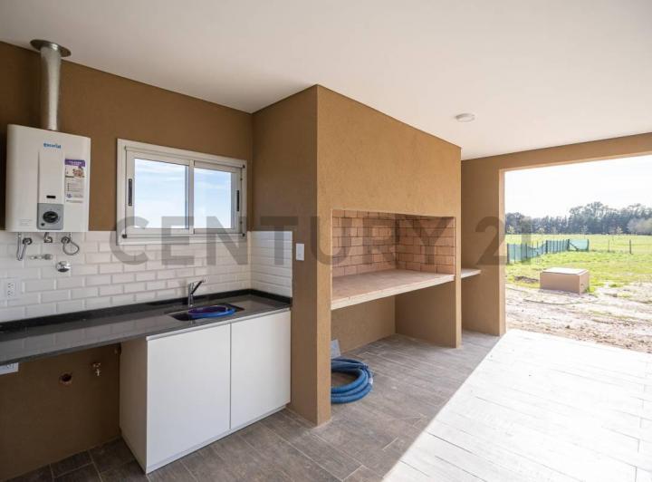 Casa en alquiler en Barrio privado El Mirador a estrenar 4